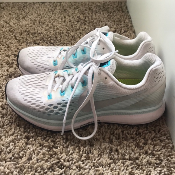 Nike Shoes - Tennis shoes Nike Shoes - Tennis shoes